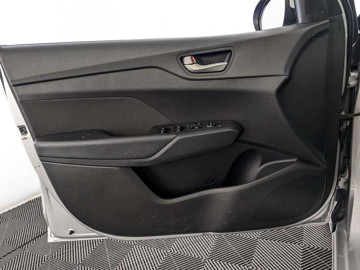 Hyundai Solaris с пробегом — 2018 год. Фото: #14