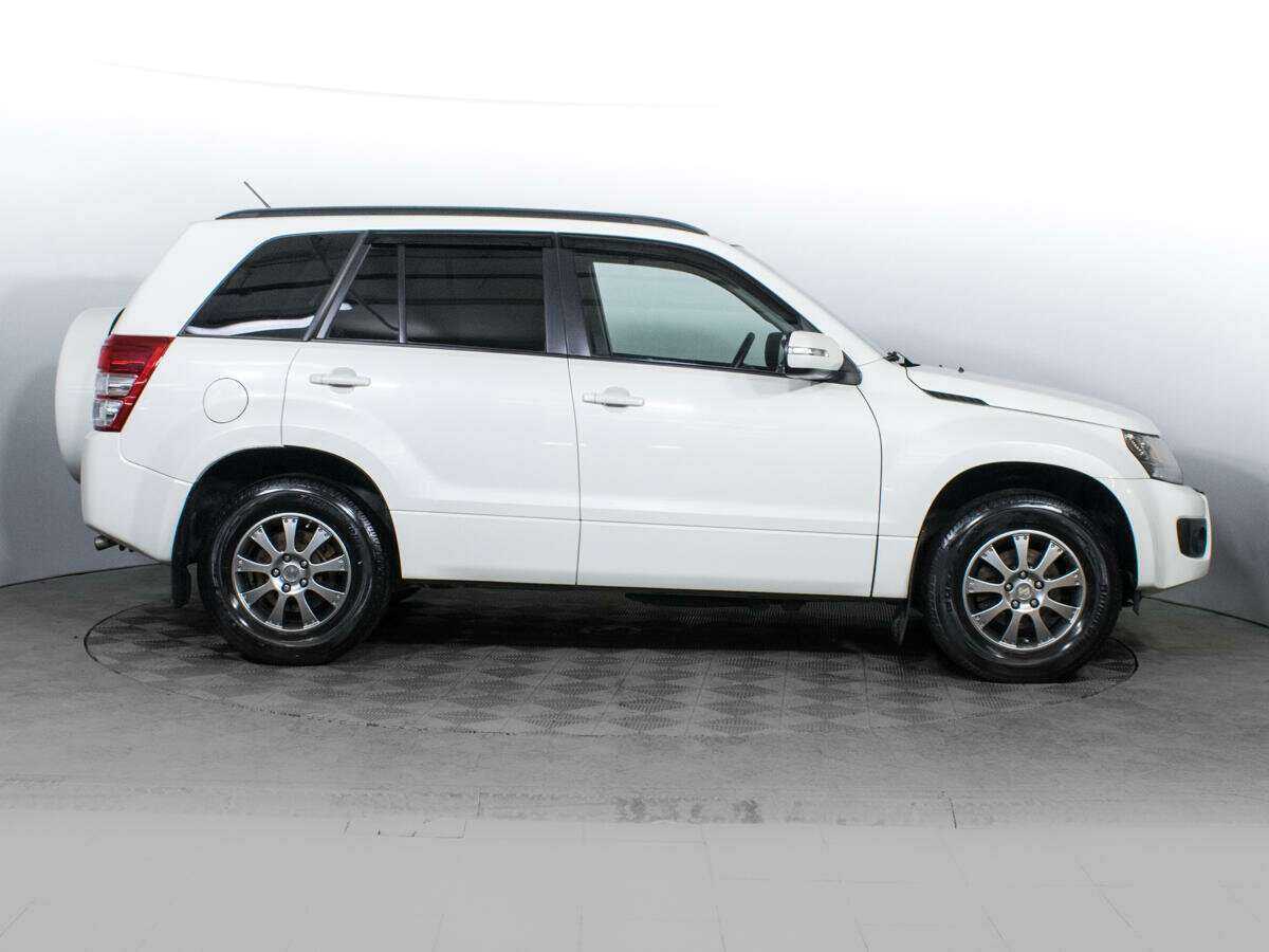 Suzuki Grand Vitara с пробегом — 2012 год. Фото: #2