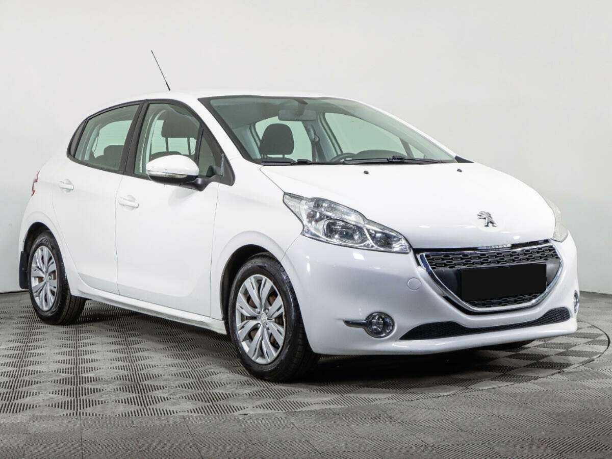 Peugeot 208 с пробегом — 2013 год. Фото: #2