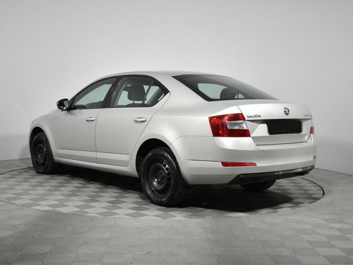 Skoda Octavia с пробегом — 2015 год. Фото: #6