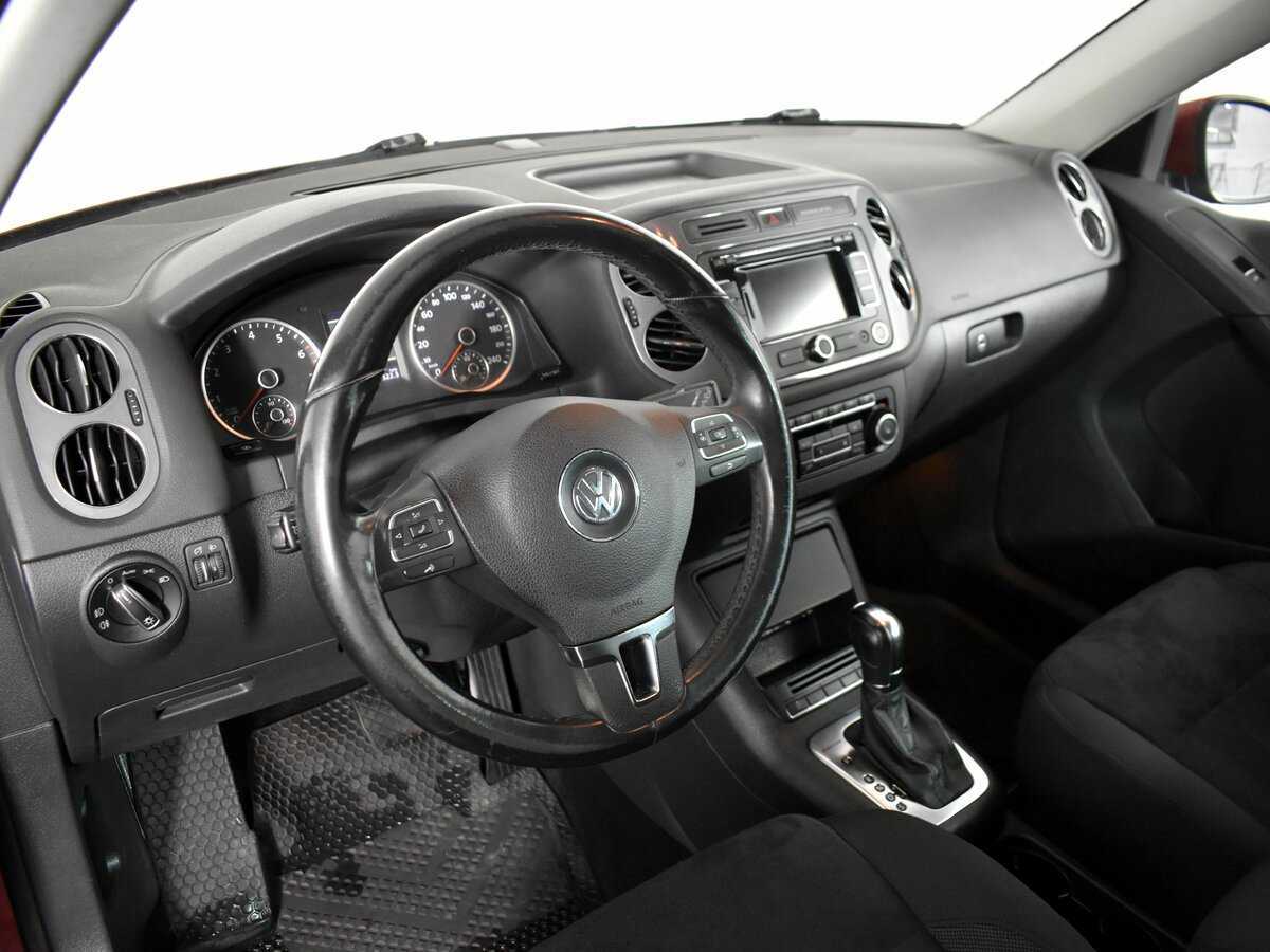 Volkswagen Tiguan с пробегом — 2012 год. Фото: #10