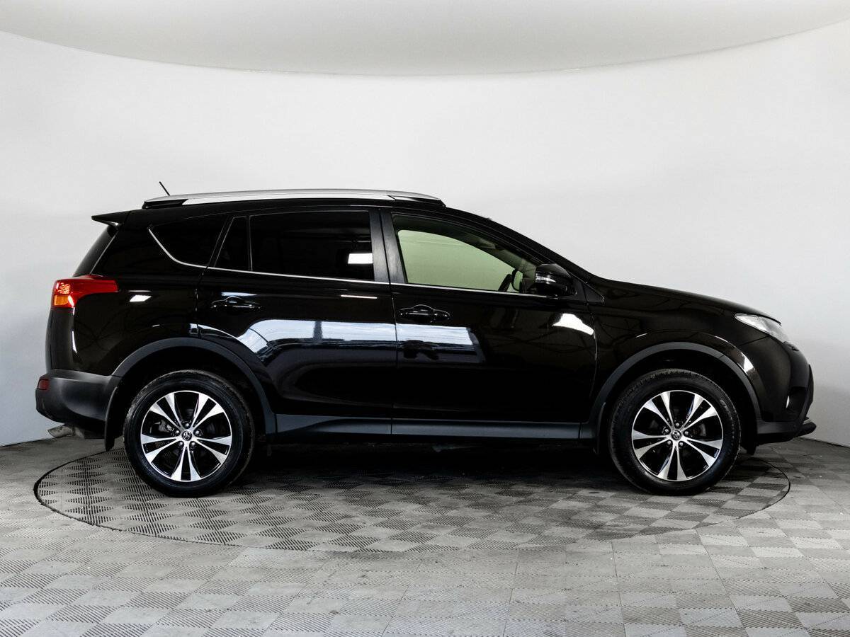 Toyota RAV4 с пробегом — 2015 год. Фото: #3