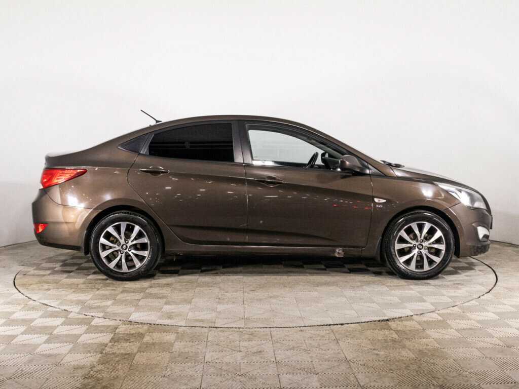 Hyundai Solaris с пробегом — 2015 год. Фото: #3