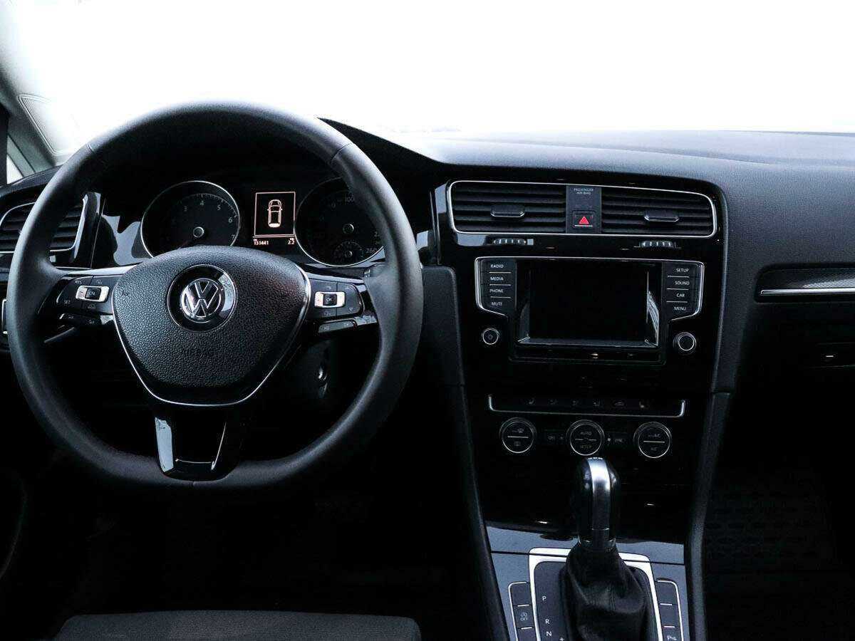 Volkswagen Golf с пробегом — 2014 год. Фото: #9