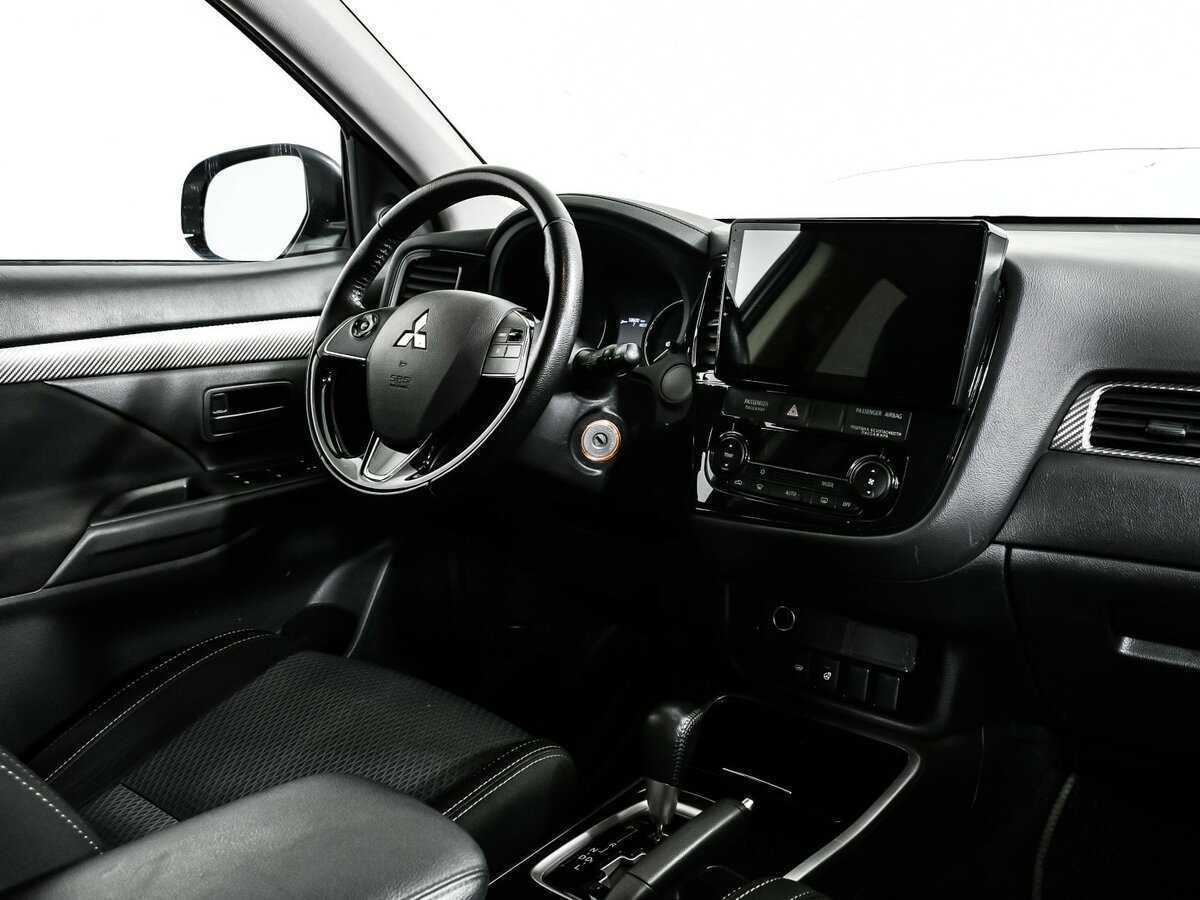 Mitsubishi Outlander с пробегом — 2018 год. Фото: #8