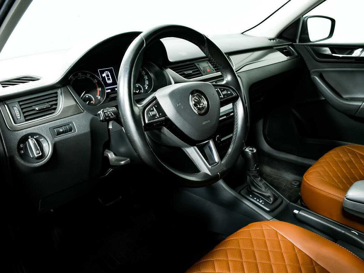 Skoda Rapid с пробегом — 2018 год. Фото: #12