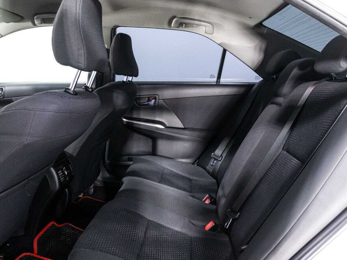Toyota Camry с пробегом — 2014 год. Фото: #9