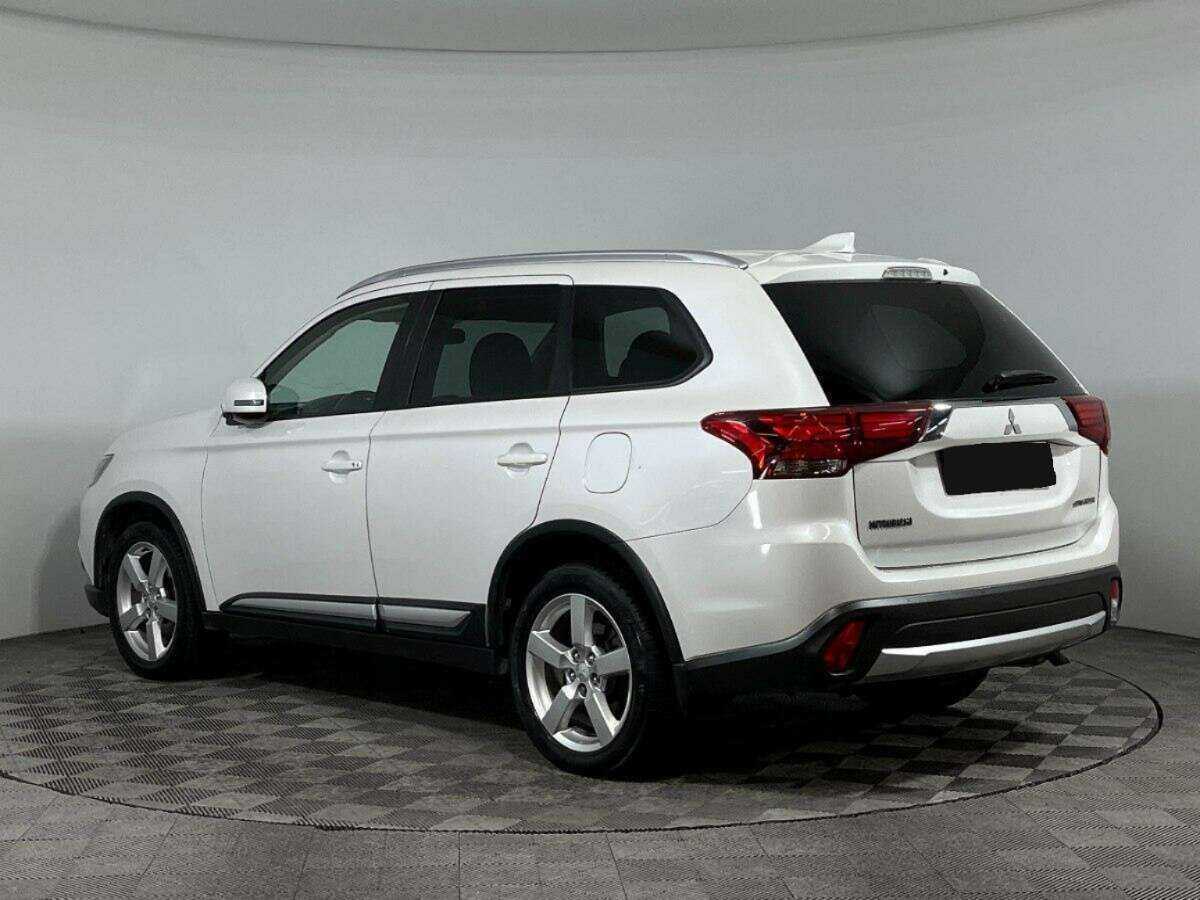 Mitsubishi Outlander с пробегом — 2018 год. Фото: #6