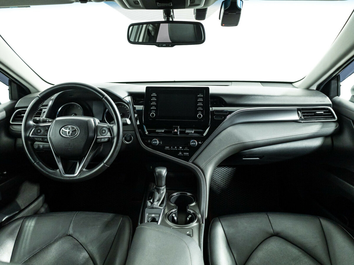 Toyota Camry с пробегом — 2021 год. Фото: #11