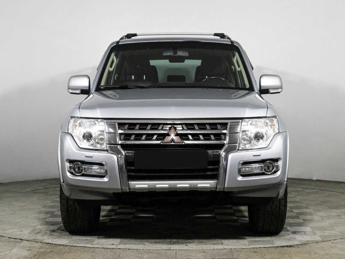 Mitsubishi Pajero с пробегом — 2015 год. Фото: #1