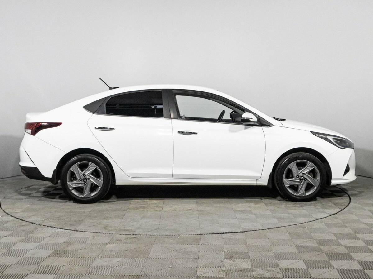 Hyundai Solaris с пробегом — 2020 год. Фото: #3