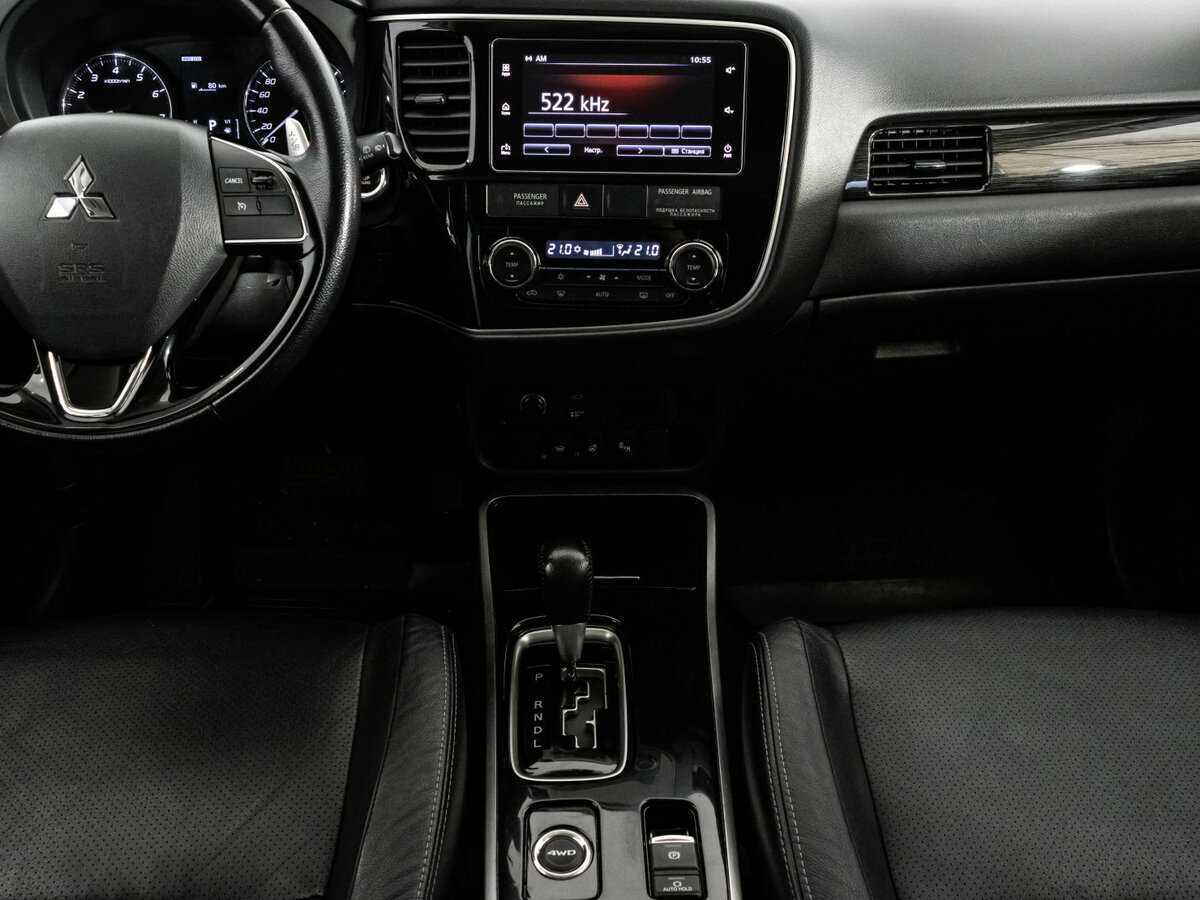 Mitsubishi Outlander с пробегом — 2018 год. Фото: #10