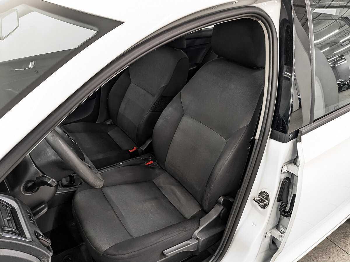 Skoda Rapid с пробегом — 2017 год. Фото: #17