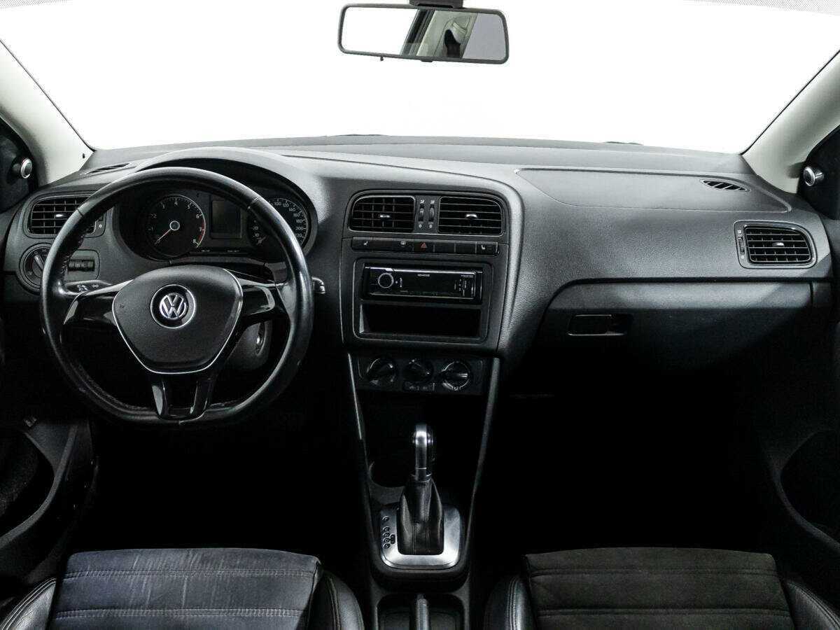 Volkswagen Polo с пробегом — 2016 год. Фото: #12