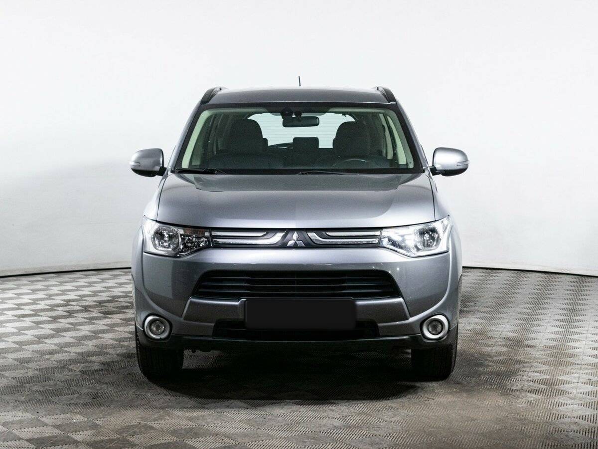 Mitsubishi Outlander с пробегом — 2012 год. Фото: #1