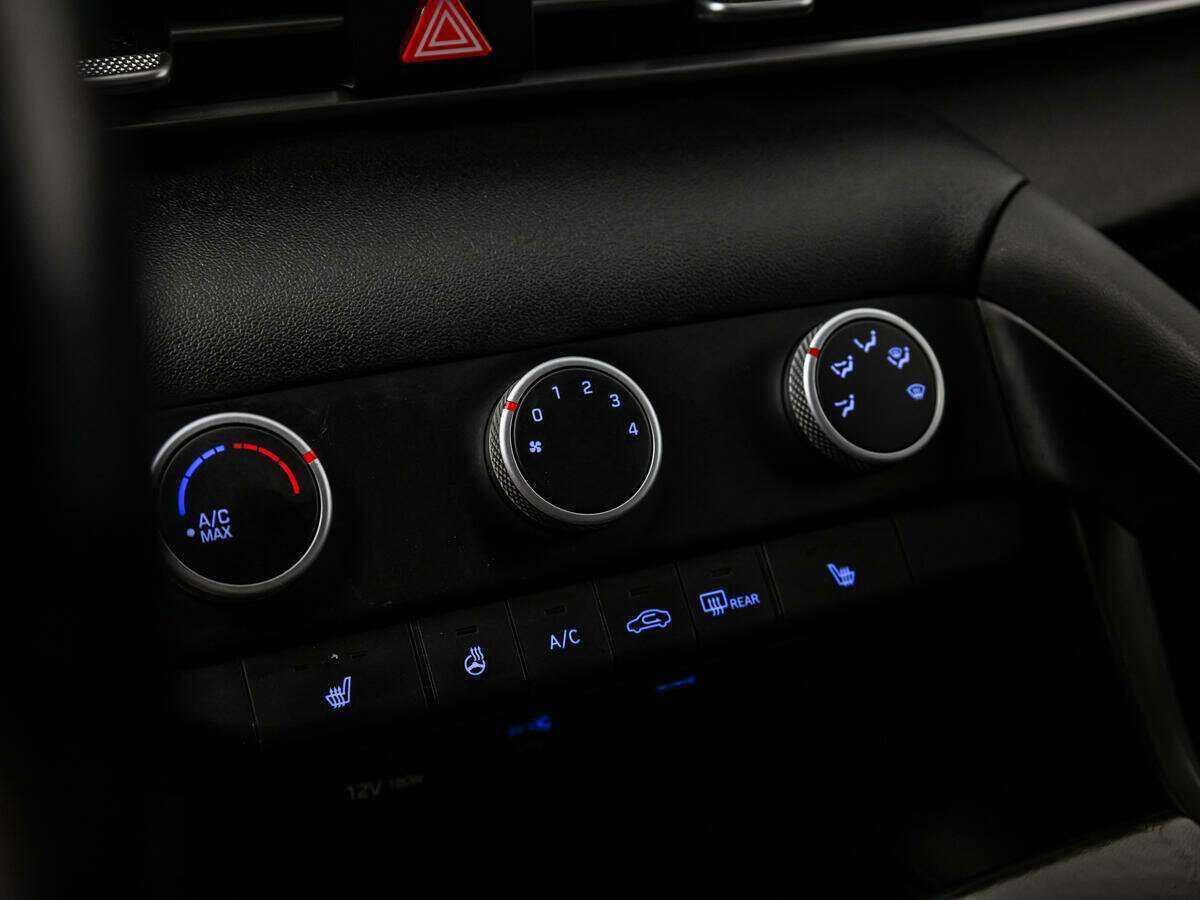 Hyundai Elantra с пробегом — 2020 год. Фото: #13