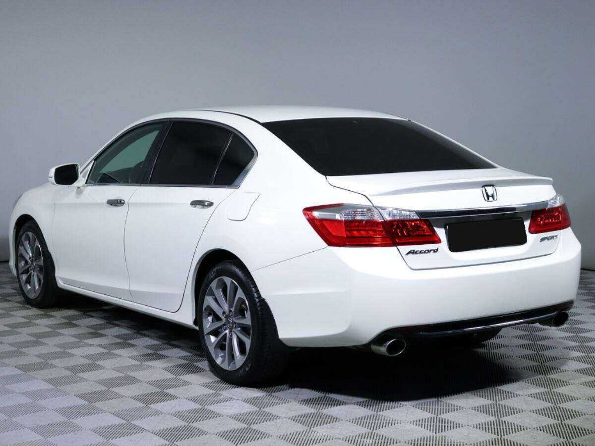 Honda Accord с пробегом — 2013 год. Фото: #4