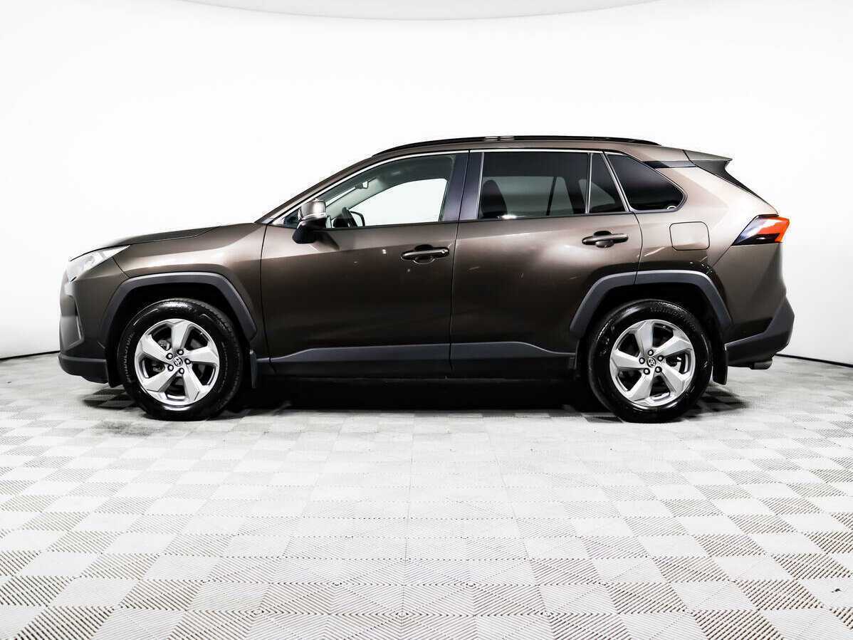 Toyota RAV4 с пробегом — 2020 год. Фото: #7