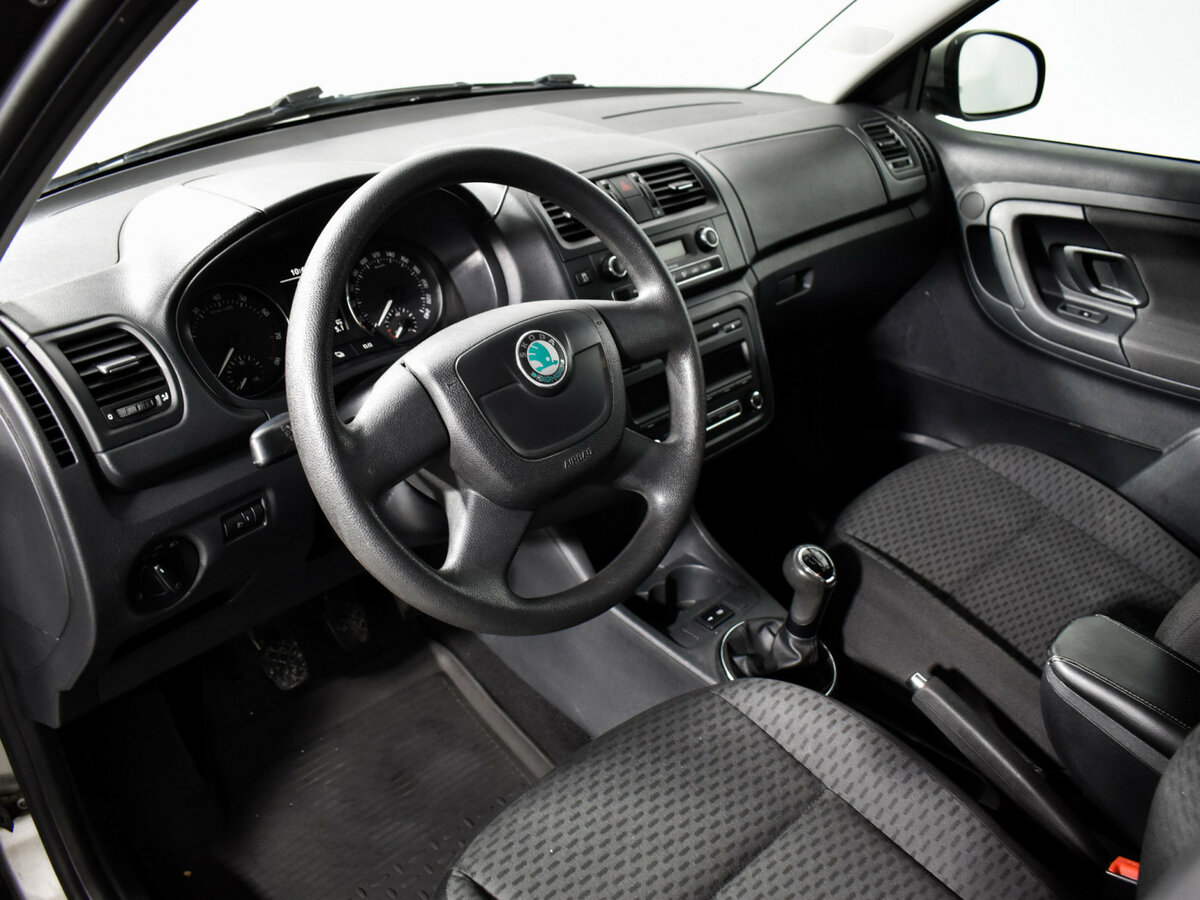 Skoda Fabia с пробегом — 2012 год. Фото: #8