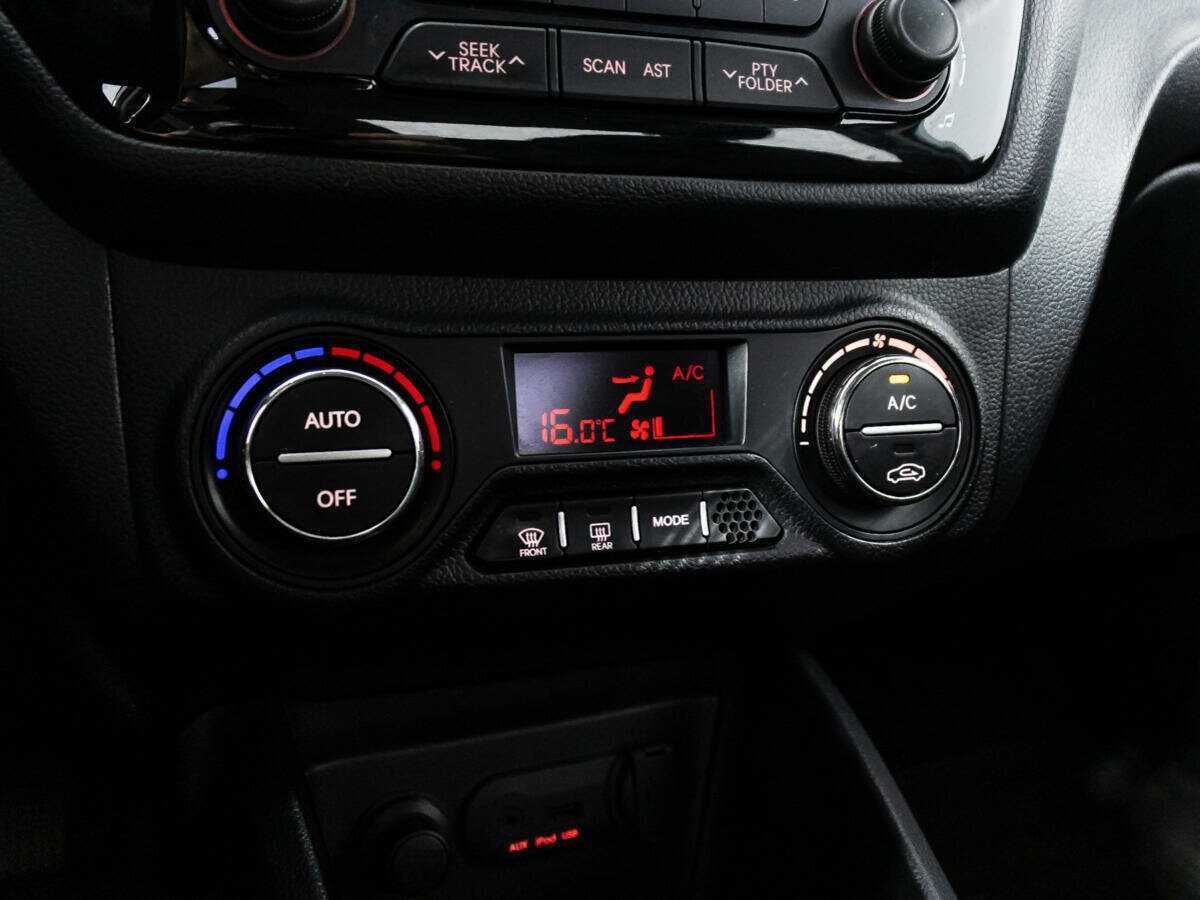 Kia Rio с пробегом — 2014 год. Фото: #14