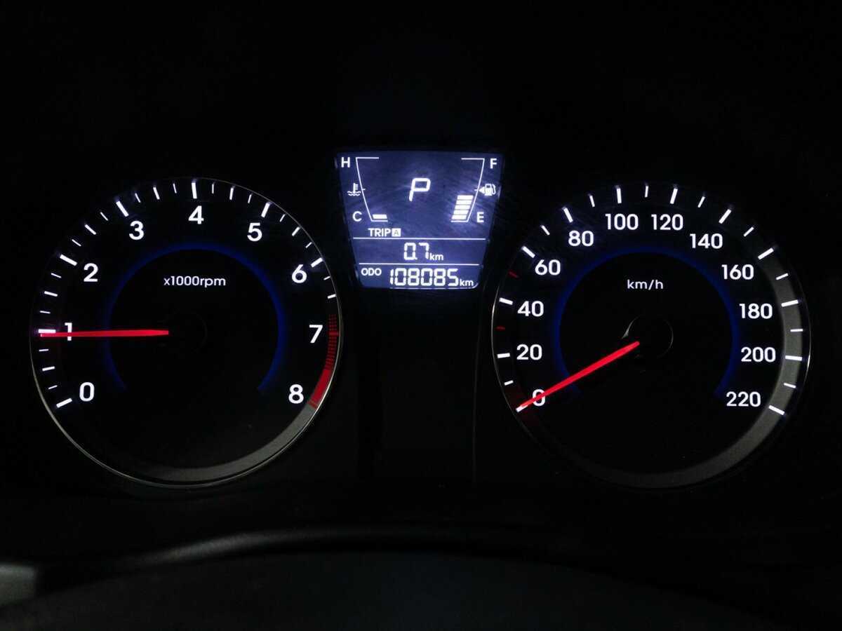 Hyundai Solaris с пробегом — 2014 год. Фото: #11