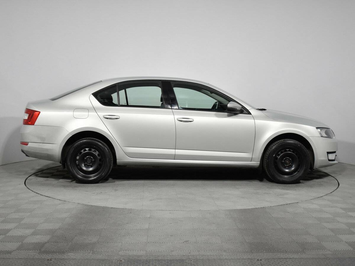 Skoda Octavia с пробегом — 2015 год. Фото: #3