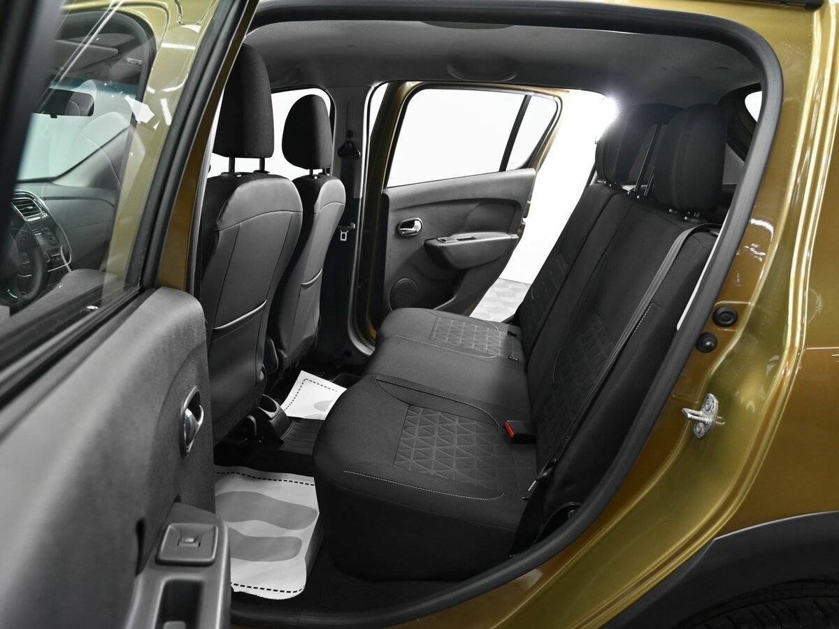 Renault Sandero с пробегом — 2016 год. Фото: #12