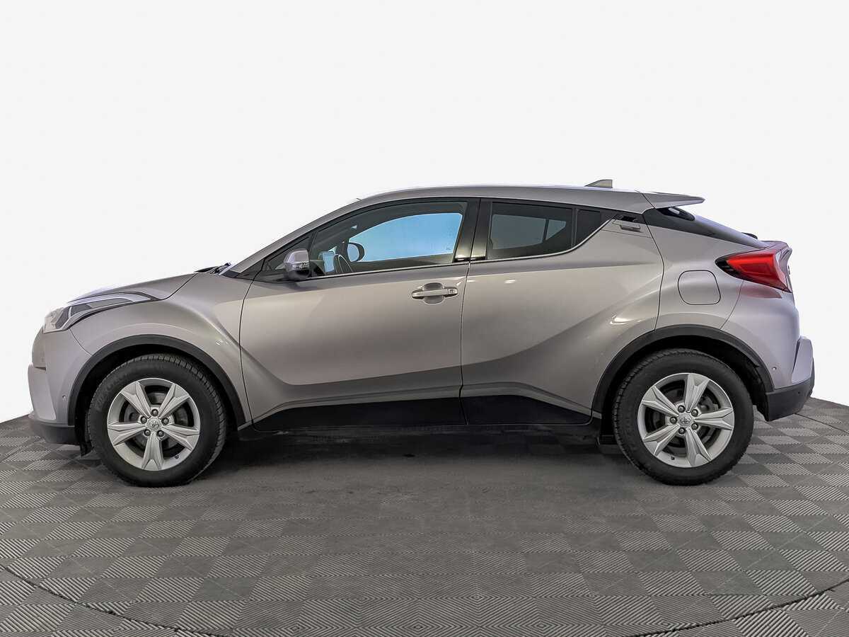 Toyota C-HR с пробегом — 2017 год. Фото: #7