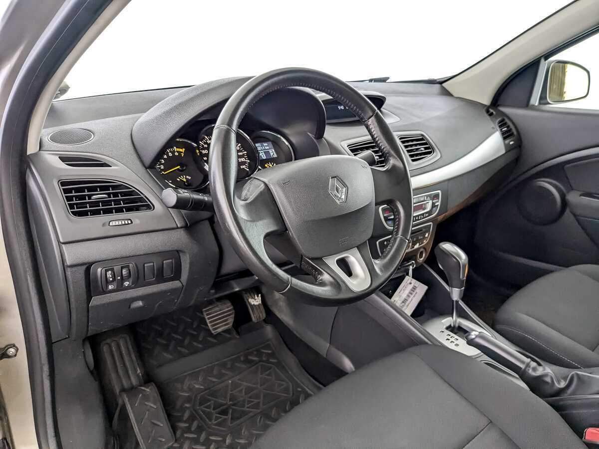 Renault Fluence с пробегом — 2012 год. Фото: #13