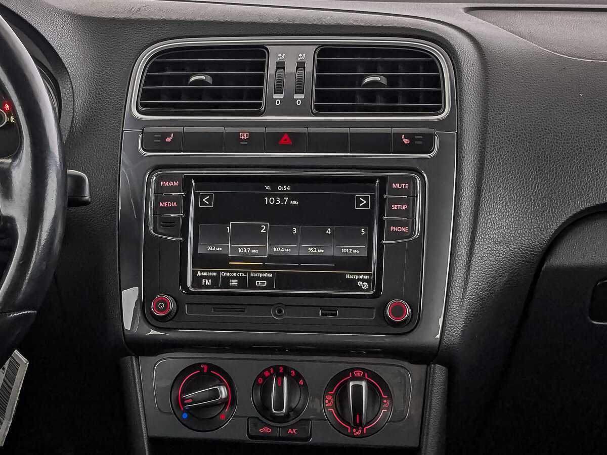 Volkswagen Polo с пробегом — 2019 год. Фото: #16