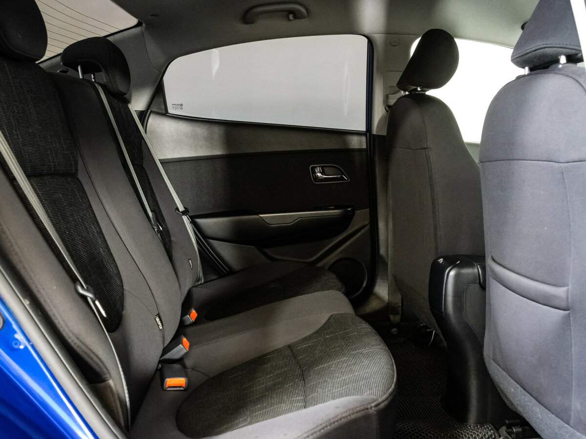 Kia Rio с пробегом — 2012 год. Фото: #12