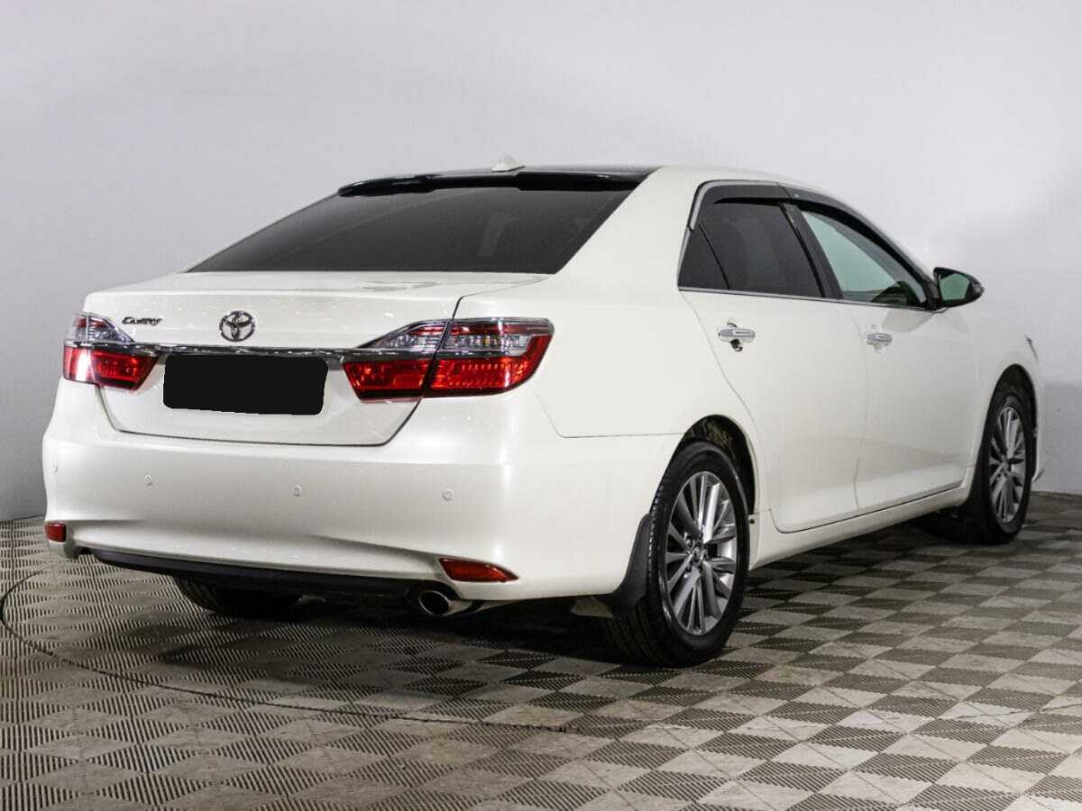 Toyota Camry с пробегом — 2017 год. Фото: #4