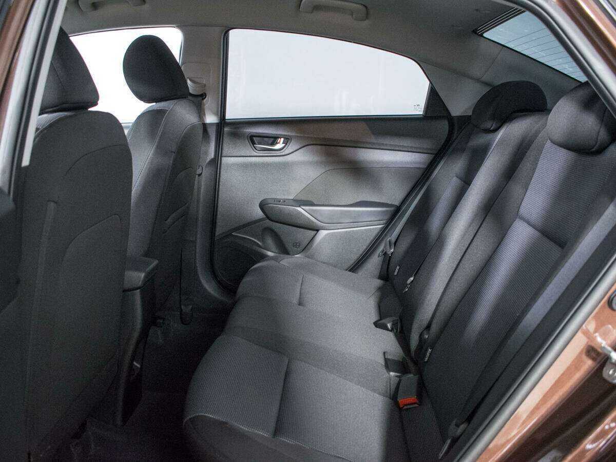 Hyundai Solaris с пробегом — 2021 год. Фото: #9