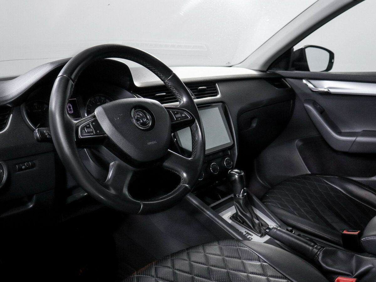 Skoda Octavia с пробегом — 2013 год. Фото: #10