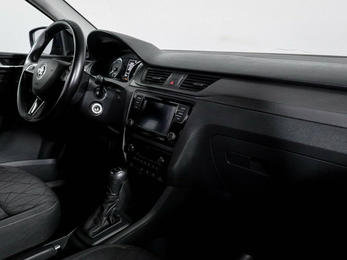Skoda Rapid с пробегом — 2018 год. Фото: #8