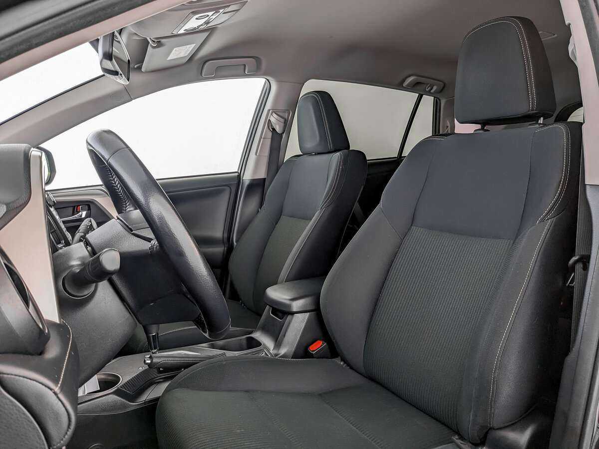 Toyota RAV4 с пробегом — 2014 год. Фото: #14