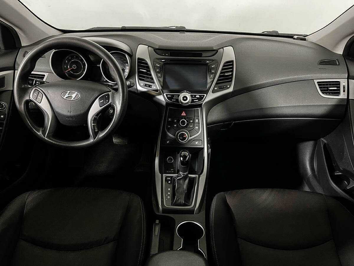 Hyundai Elantra с пробегом — 2015 год. Фото: #11