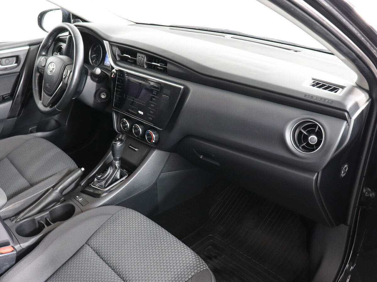 Toyota Corolla с пробегом — 2017 год. Фото: #9