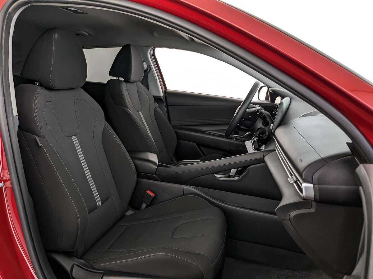 Hyundai Elantra с пробегом — 2021 год. Фото: #19
