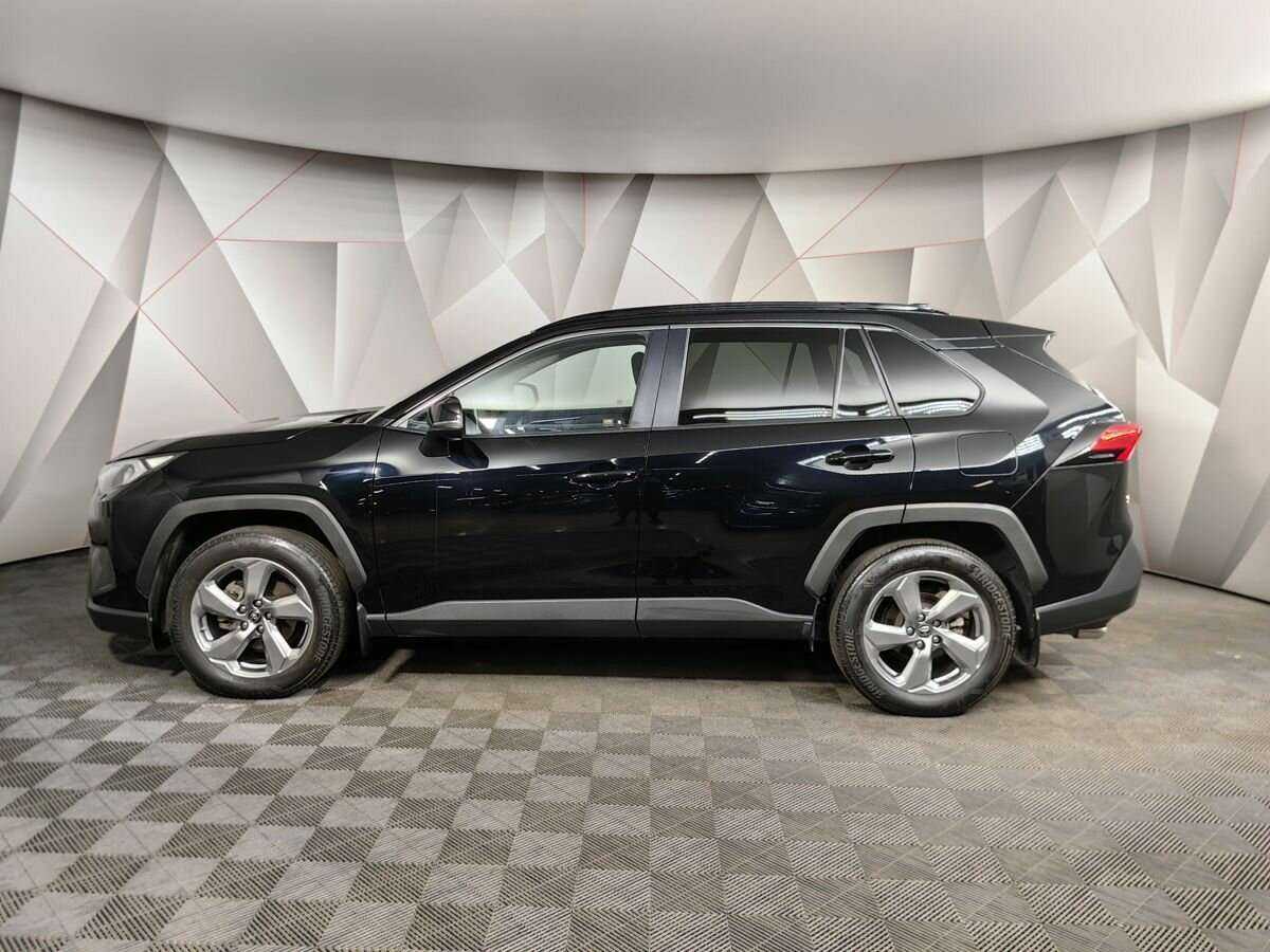 Toyota RAV4 с пробегом — 2020 год. Фото: #4