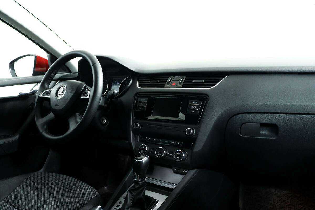 Skoda Octavia с пробегом — 2015 год. Фото: #7