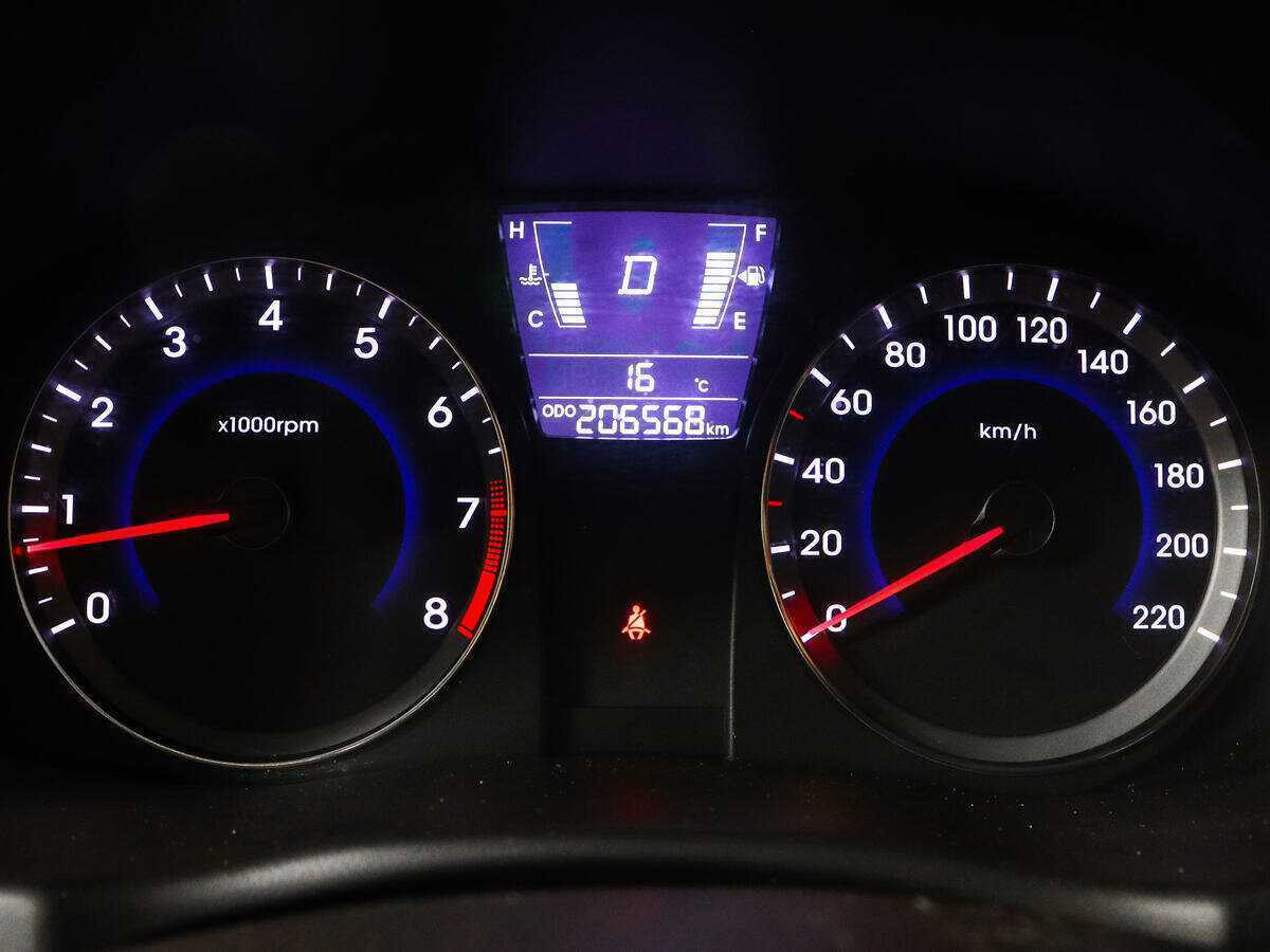 Hyundai Solaris с пробегом — 2013 год. Фото: #10