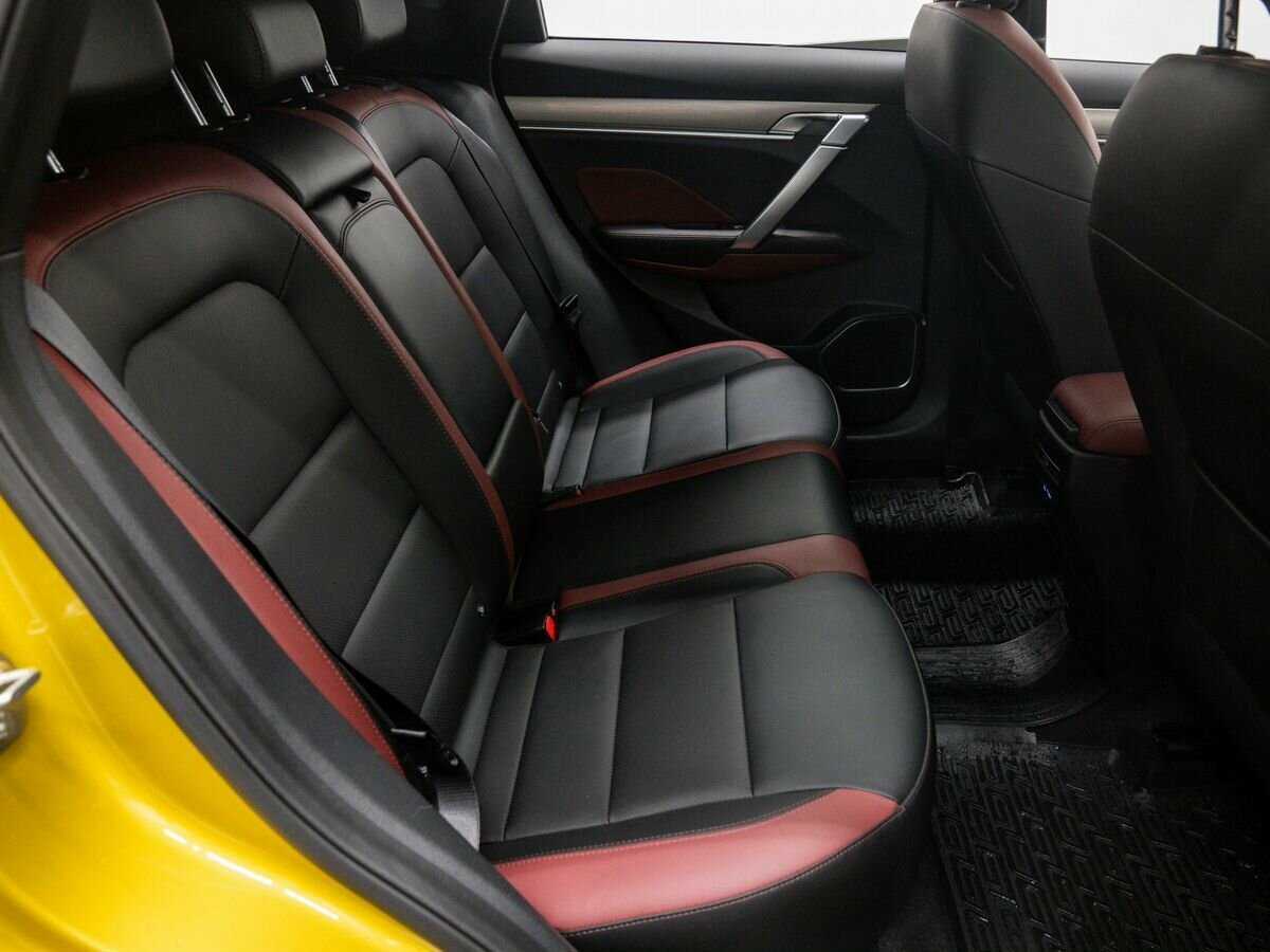 Geely Coolray с пробегом — 2022 год. Фото: #9