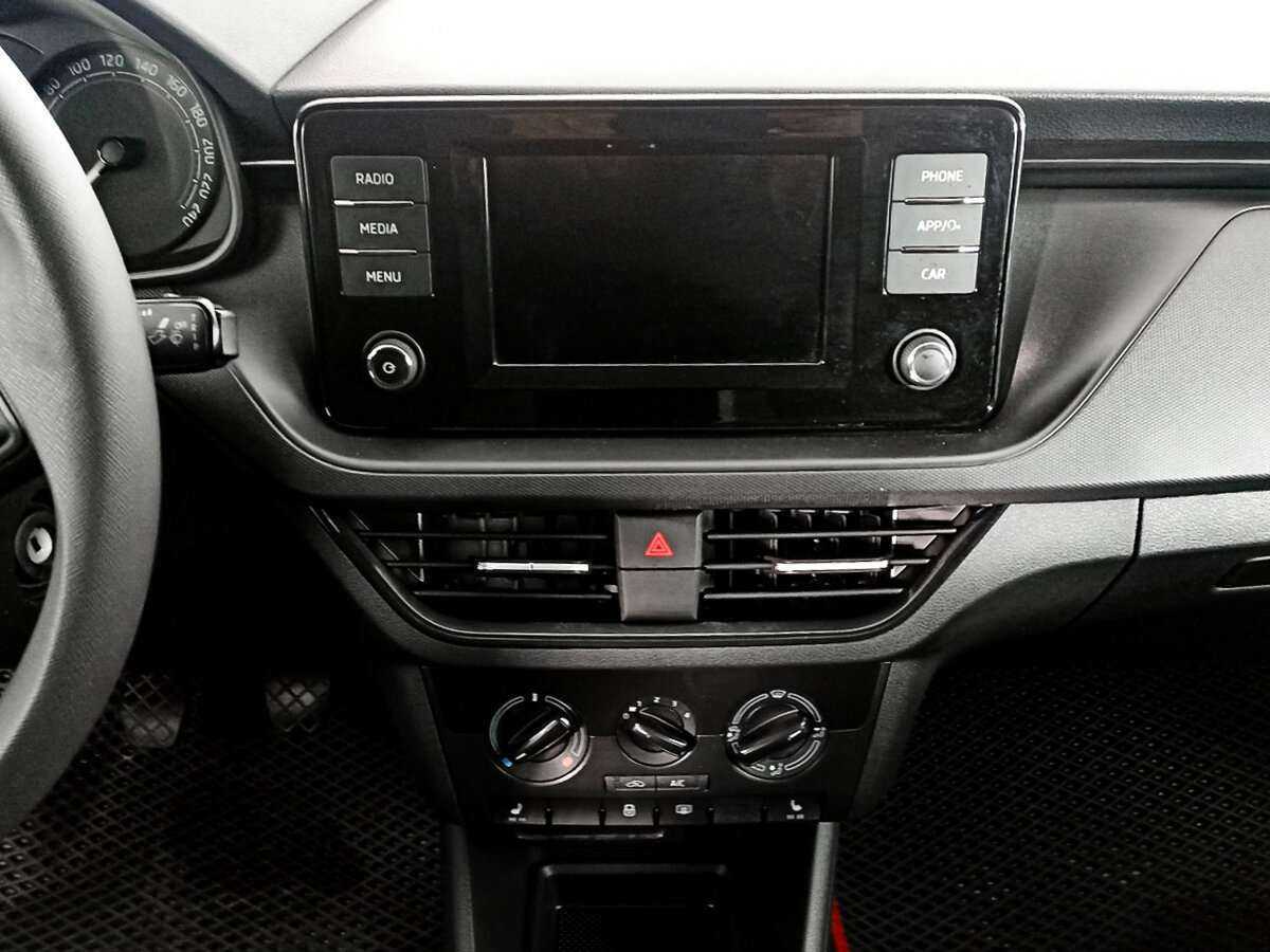 Skoda Rapid с пробегом — 2021 год. Фото: #12