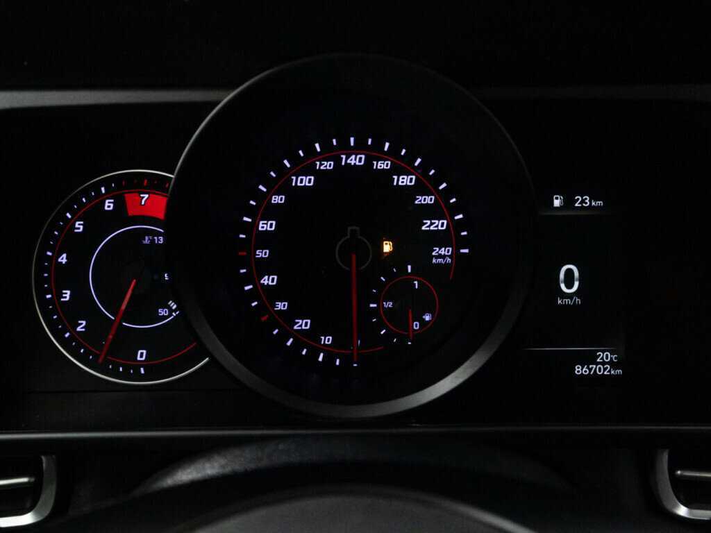 Hyundai Elantra с пробегом — 2021 год. Фото: #11