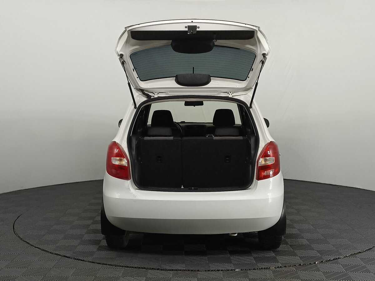 Skoda Fabia с пробегом — 2013 год. Фото: #9