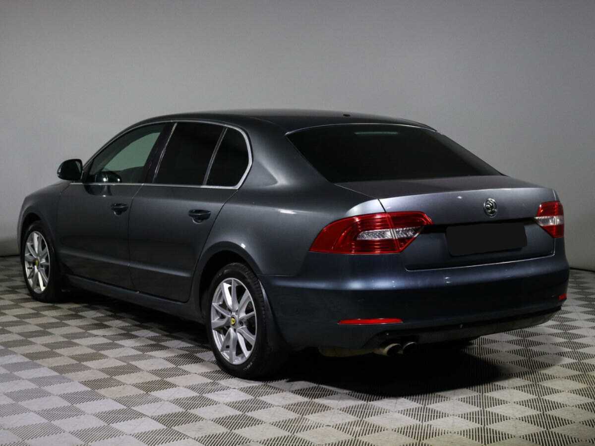 Skoda Superb с пробегом — 2014 год. Фото: #6