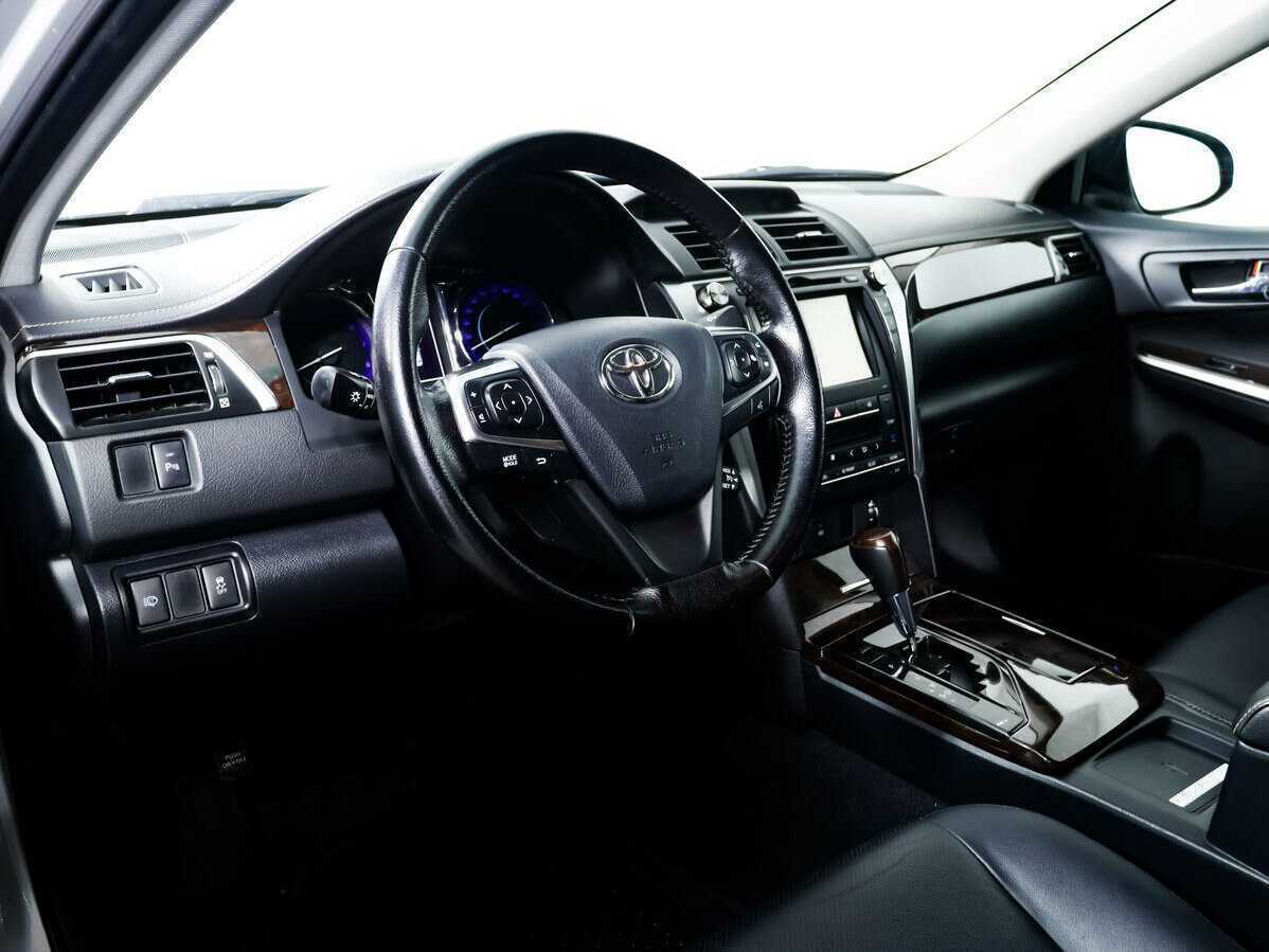 Toyota Camry с пробегом — 2015 год. Фото: #12