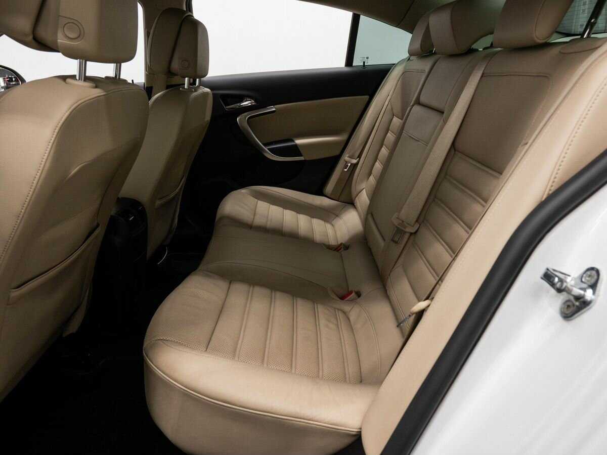 Opel Insignia с пробегом — 2015 год. Фото: #12