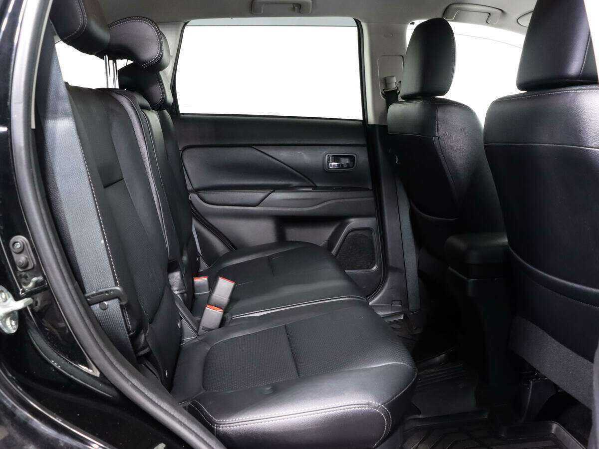 Mitsubishi Outlander с пробегом — 2018 год. Фото: #9